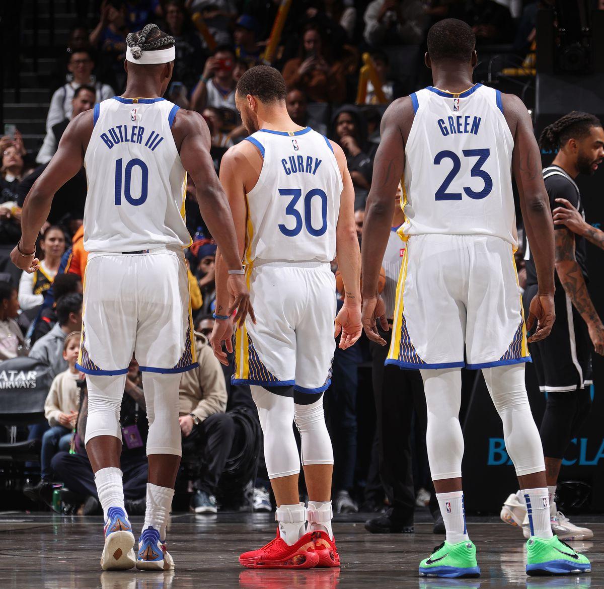 包含国际比赛日CBA季后赛焦点战，切尔西篮板制胜，赛场秩序良好，纪律约束更严格的词条