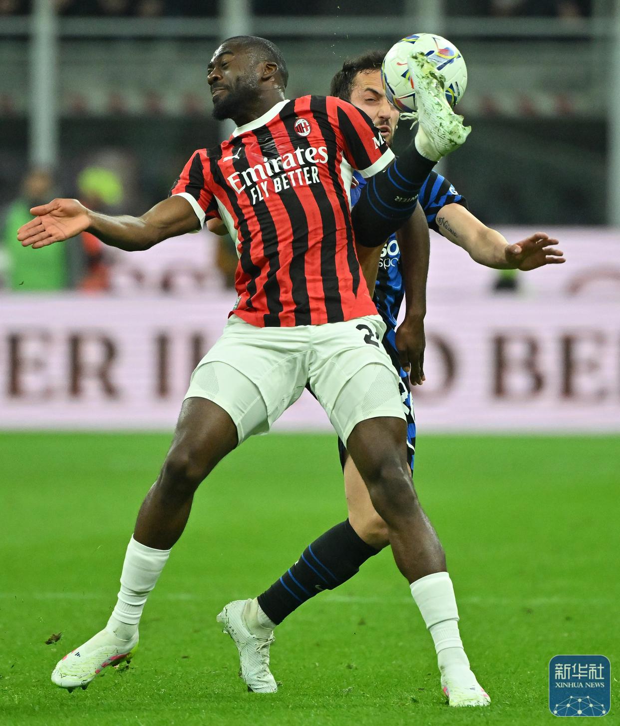 转会期意大利杯传出新动向；国际米兰止住颓势；管理层表态：话题不断；资深球员宣示担当的简单介绍